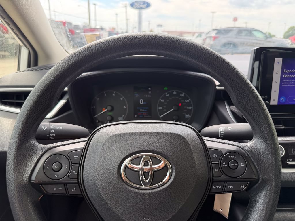 Used 2025 Toyota Corolla LE FWD image 22