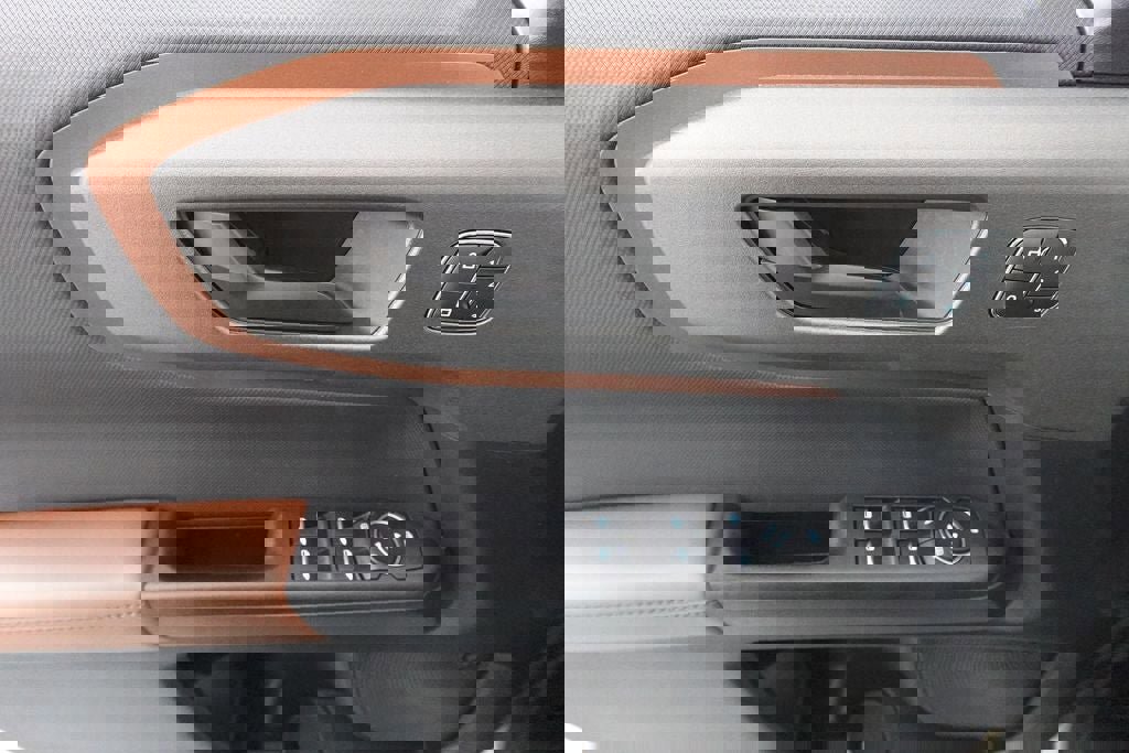 Certified 2025 Ford Bronco Sport Outer Banks w/ Outer Banks Tech Package+ image 9