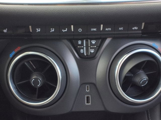 Used 2021 Chevrolet Blazer LT AWD/4WD image 10