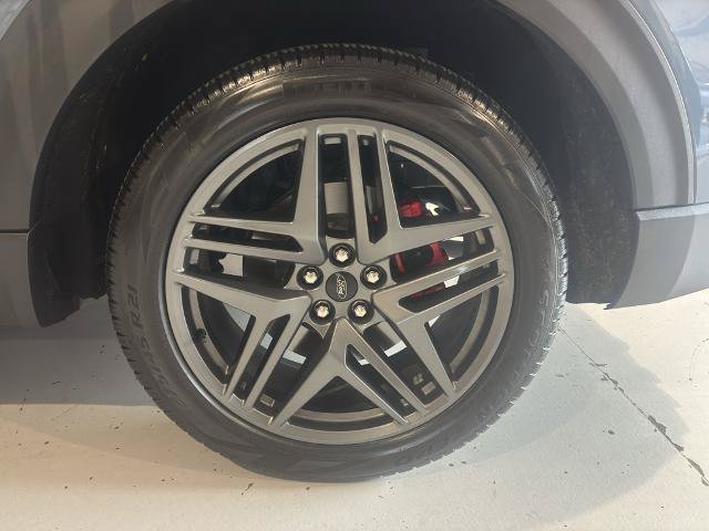 Certified 2025 Ford Explorer ST w/ Sun And Sound Package AWD/4WD image 9