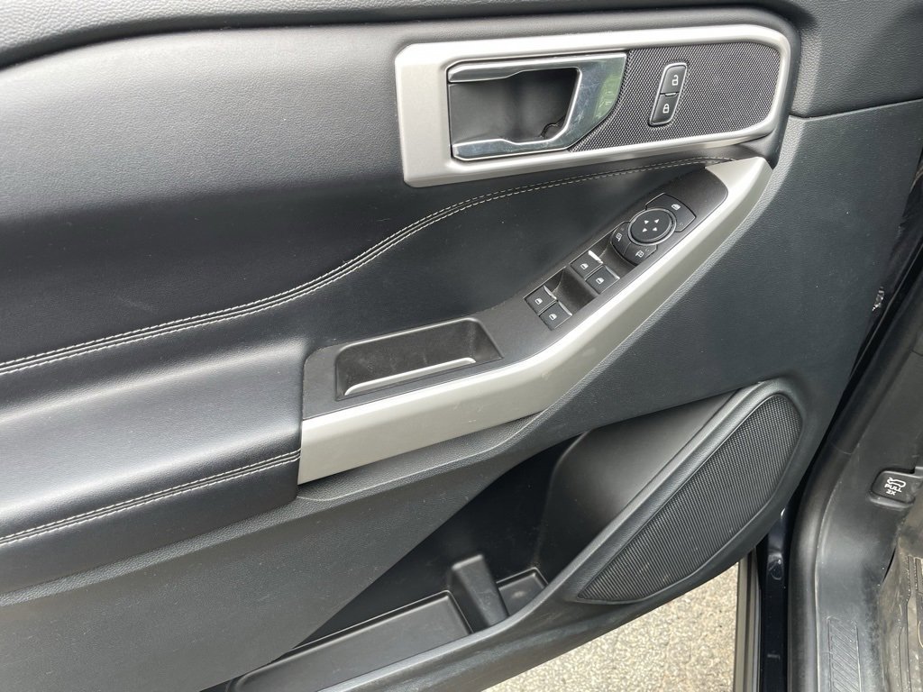 Certified 2022 Ford Explorer XLT image 6