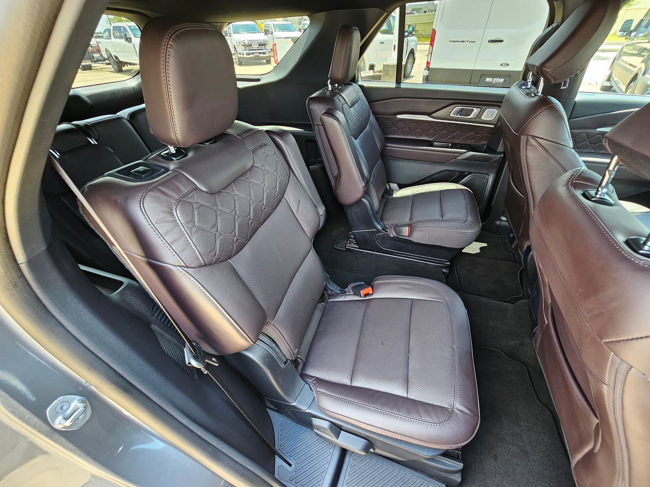 Certified 2026 Ford Explorer Platinum w/ LUX Leather Package AWD/4WD image 40