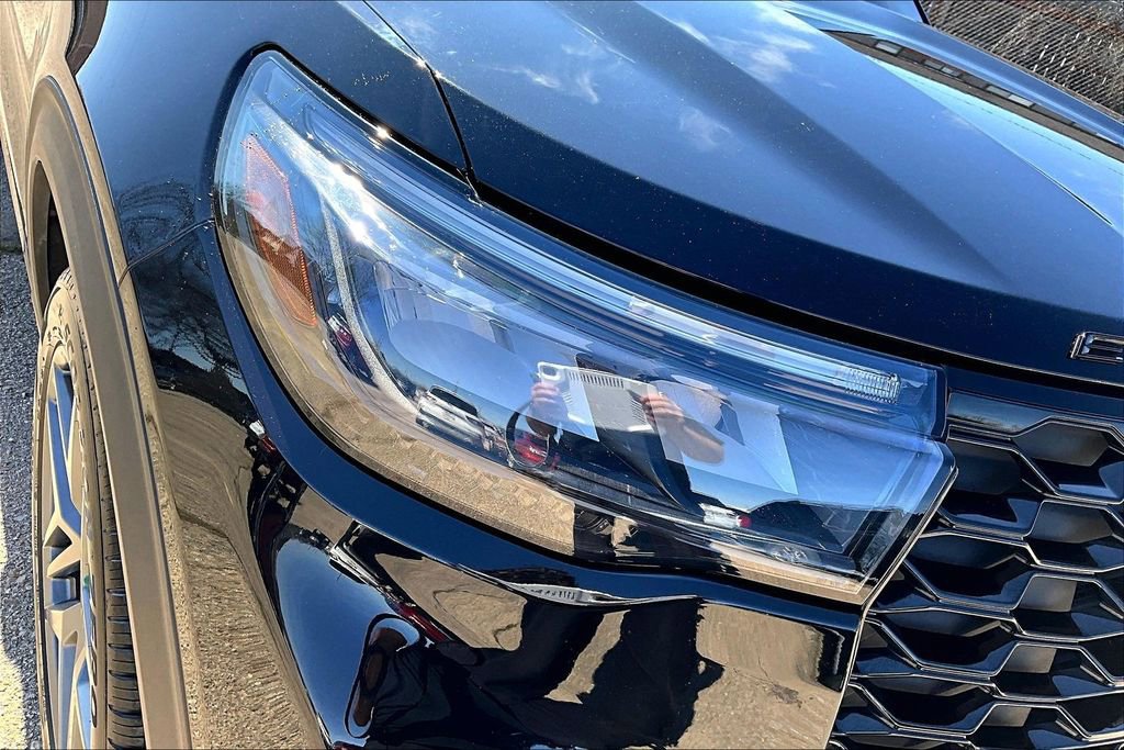 Certified 2025 Ford Explorer ST-Line w/ ST-Line Street Pack image 30