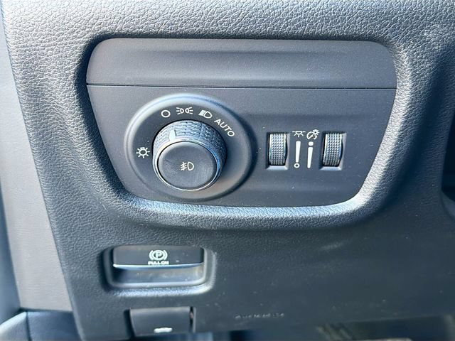 Used 2023 Jeep Grand Cherokee L Limited AWD/4WD image 21