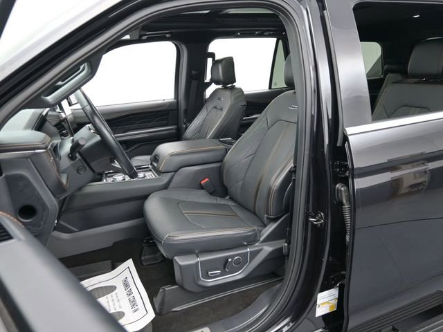 Certified 2023 Ford Expedition Platinum image 11