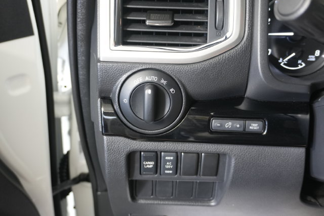 Used 2021 Nissan Titan SV w/ SV Convenience Package AWD/4WD image 22