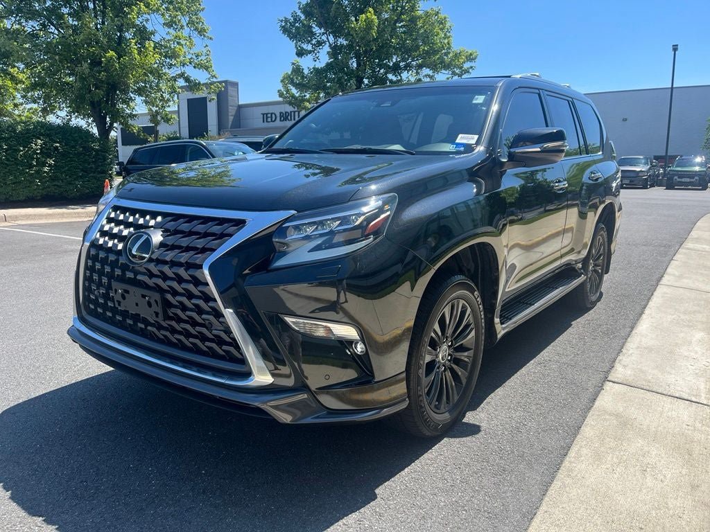 Used 2023 Lexus GX 460 Premium w/ Accessory Package AWD/4WD image 3