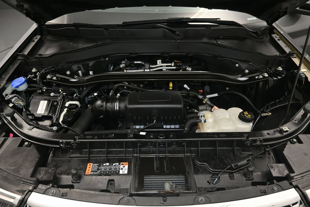 Certified 2023 Ford Explorer Limited RWD image 16