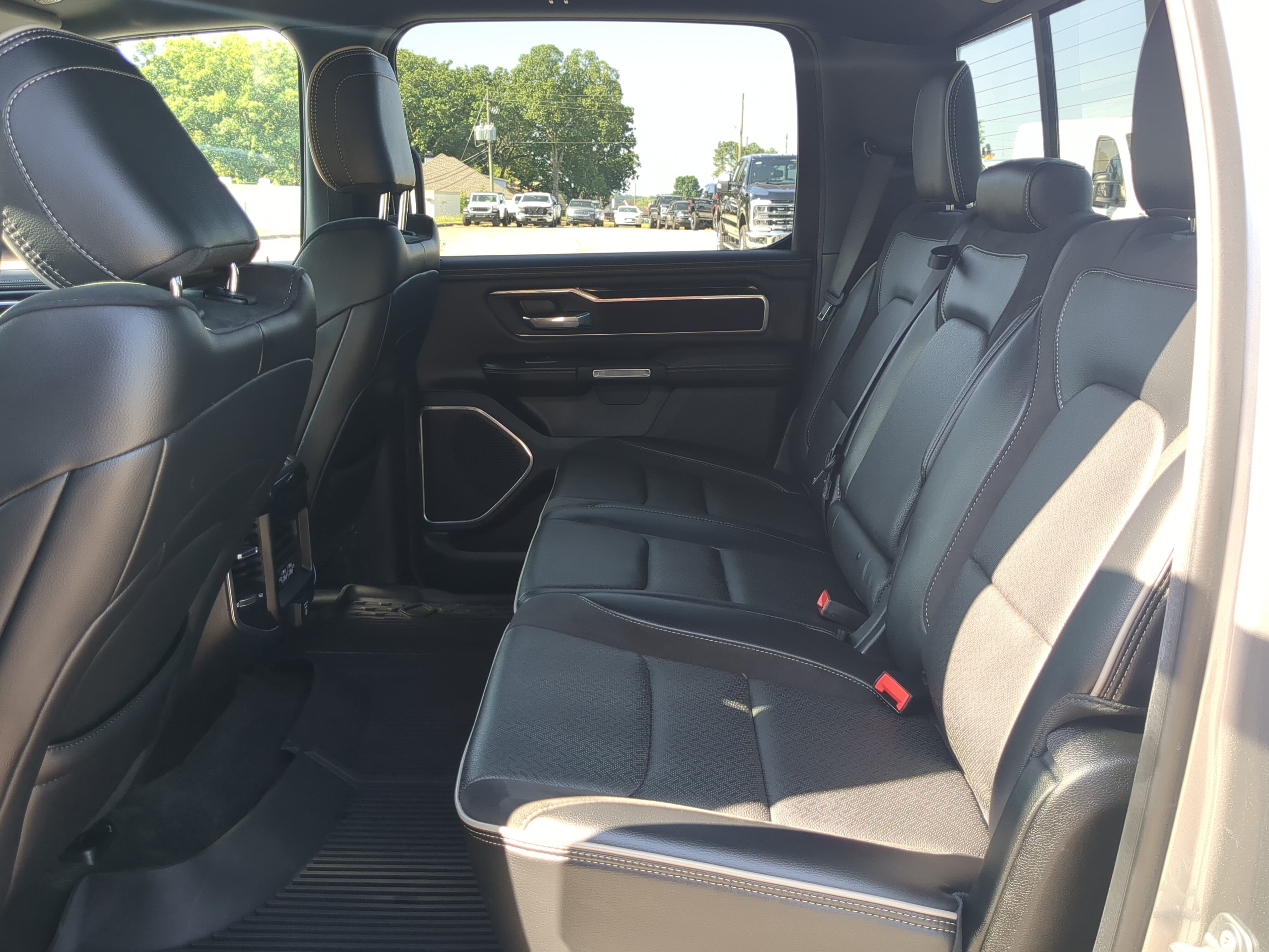 Used 2021 RAM 1500 Laramie w/ Sport Appearance Package AWD/4WD image 12