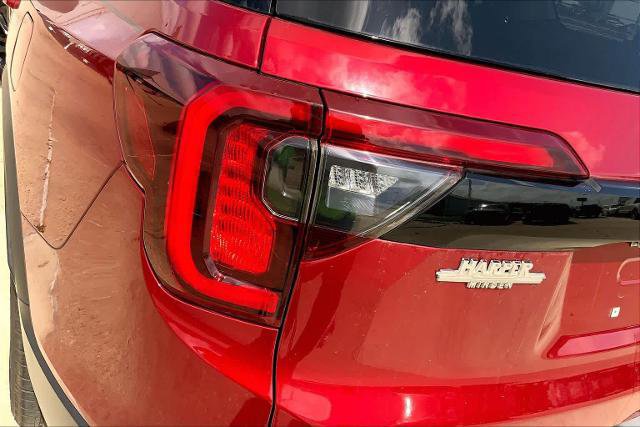 Used 2023 GMC Acadia SLT w/ Elevation Edition image 28