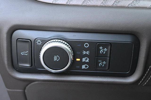 Certified 2022 Ford Explorer Platinum w/ Equipment Group 601A image 40