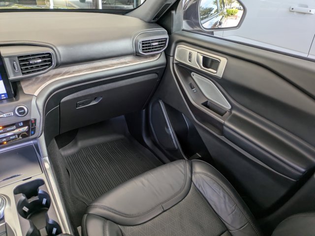 Certified 2020 Ford Explorer Platinum w/ Premium Technology Package image 15