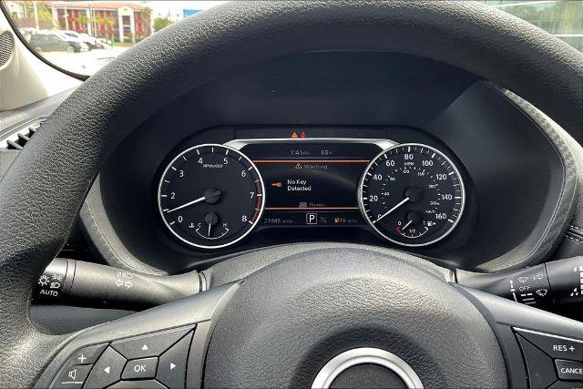 Used 2025 Nissan Sentra SV FWD image 13