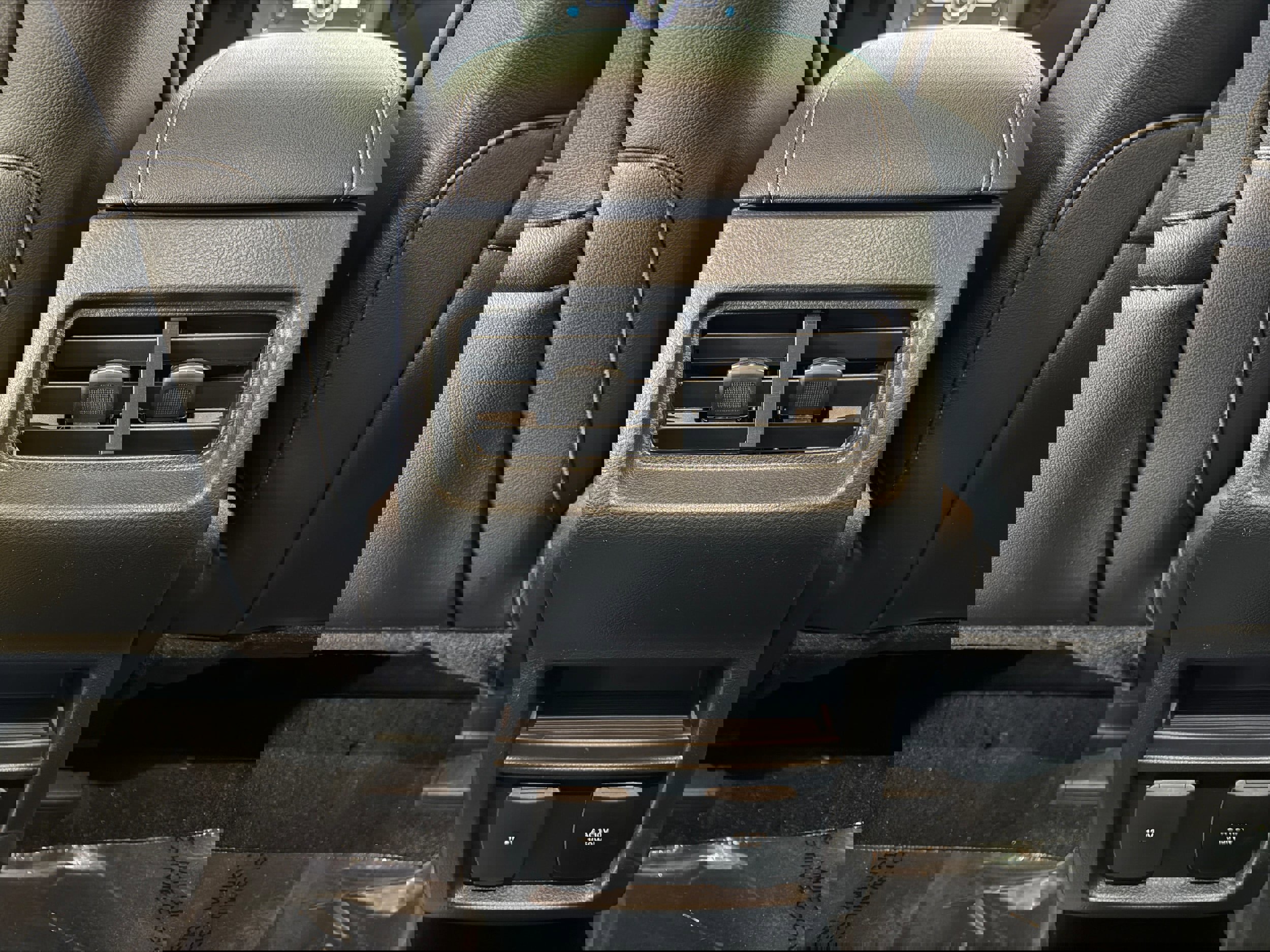 Certified 2019 Ford Edge Titanium w/ Cold Weather Package AWD/4WD image 11