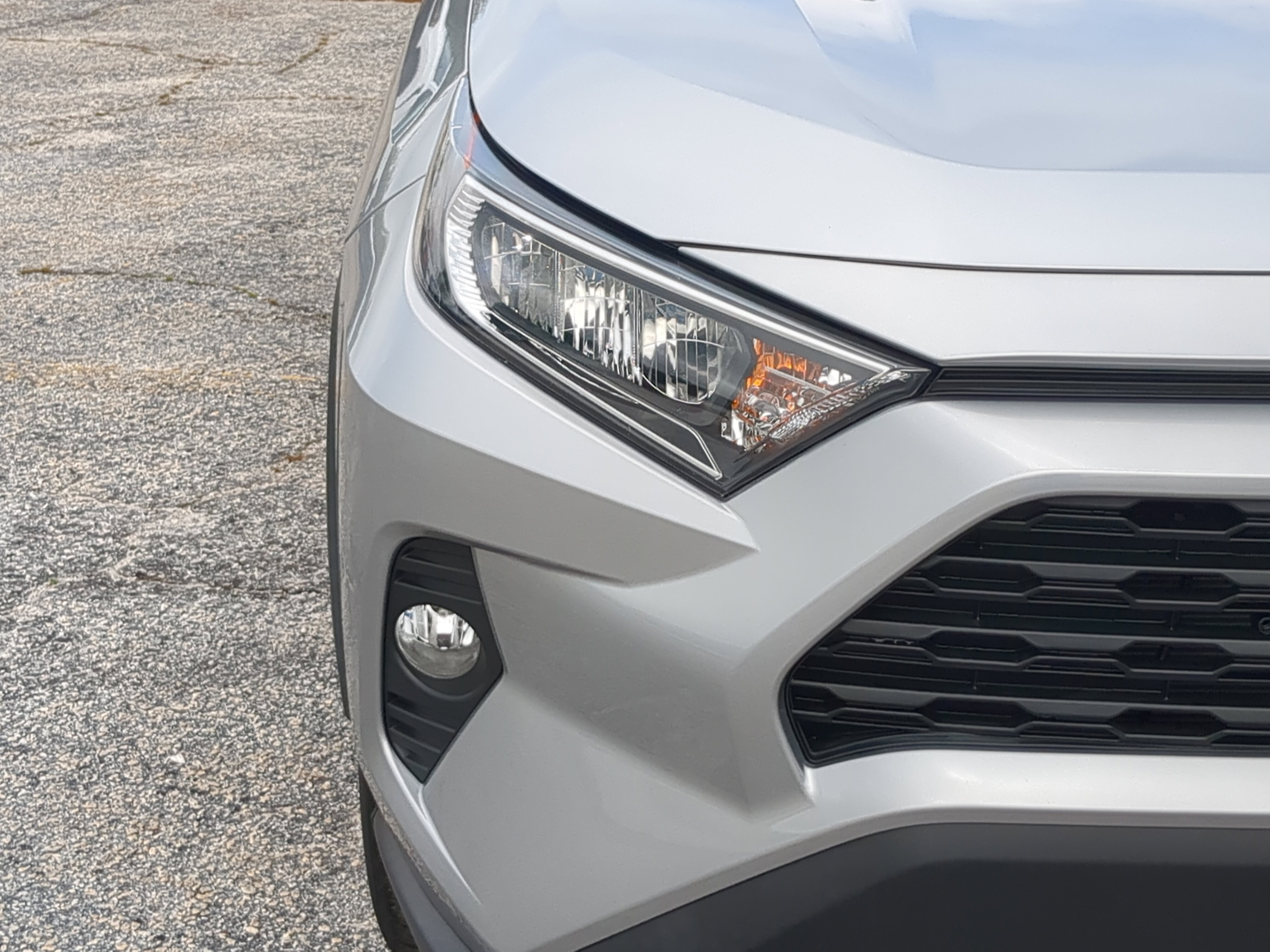 Used 2021 Toyota RAV4 XLE w/ Convenience Package FWD image 8