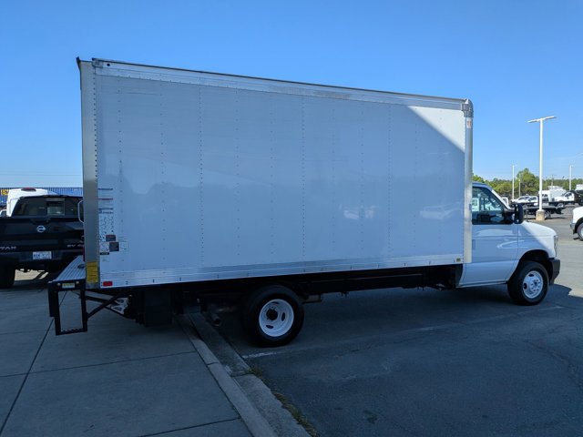 Certified 2024 Ford E-450 and Econoline 450 Super Duty w/ Power Windows & Locks Group RWD image 3