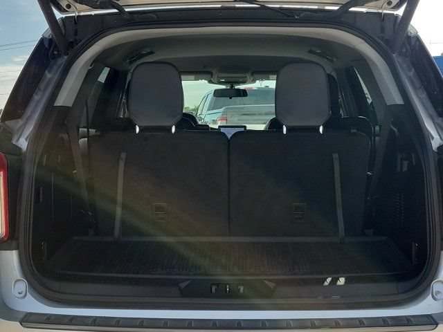 Certified 2022 Ford Explorer XLT w/ Equipment Group 202A RWD image 9