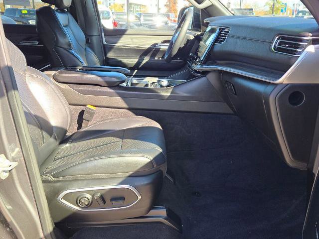 Used 2023 Jeep Wagoneer L Series III w/ Preferred Equipment Group image 9