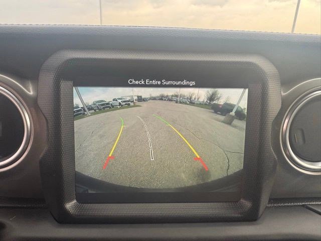 Used 2018 Jeep Wrangler Unlimited Sahara w/ Dual Top Group image 18