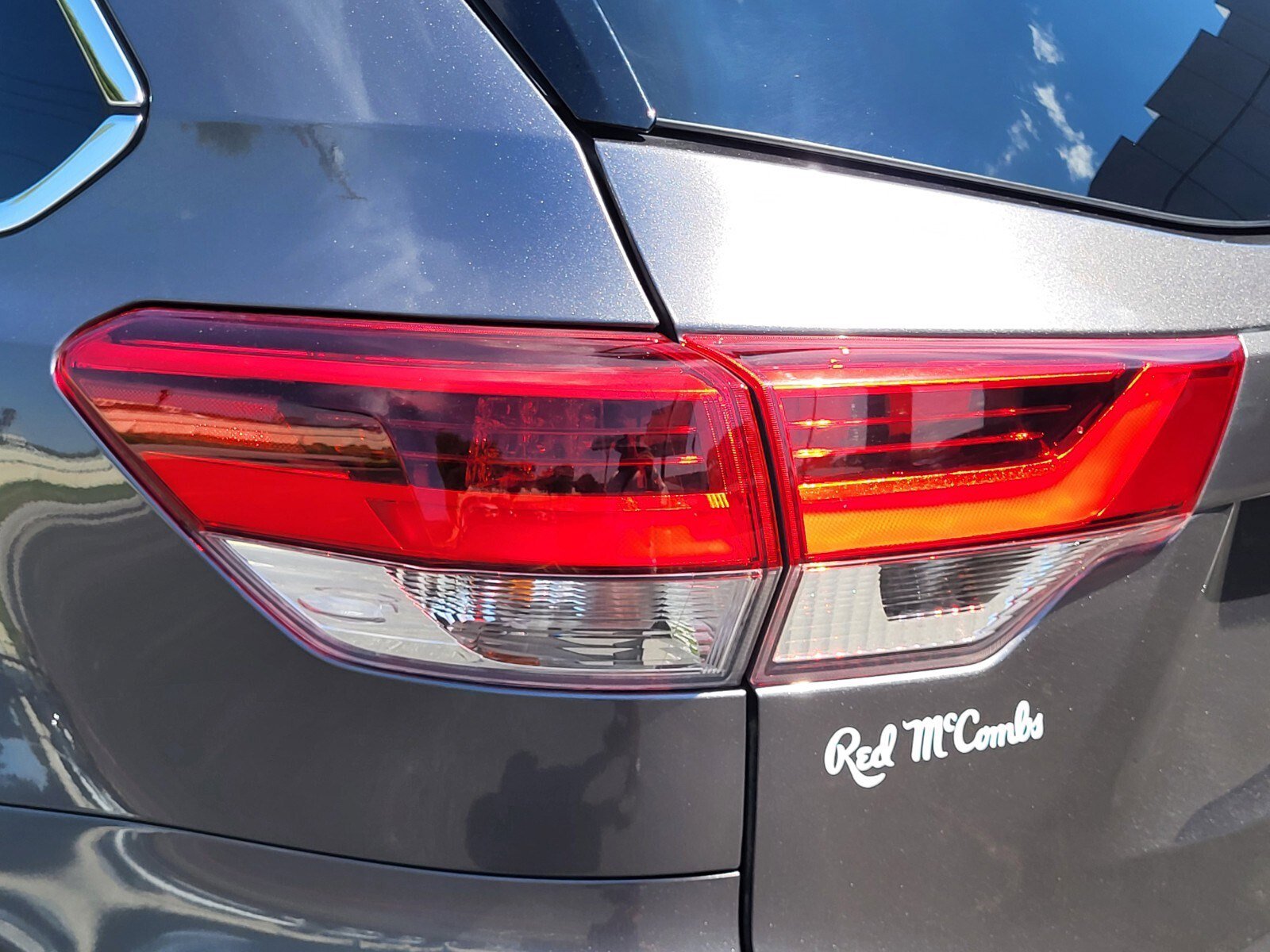 Used 2019 Toyota Highlander Limited Platinum FWD image 9