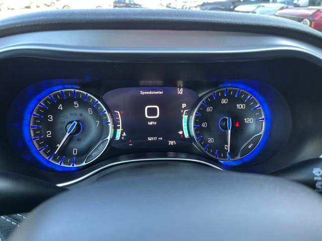 Used 2025 Chrysler Pacifica Limited FWD image 29