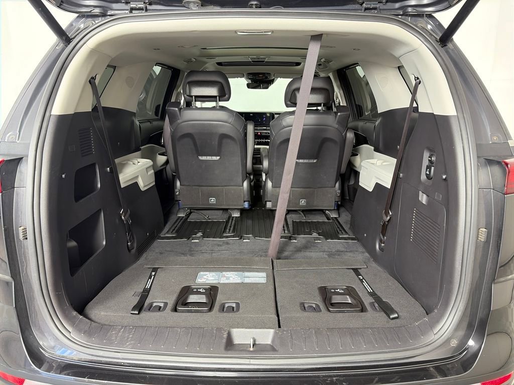 Used 2024 Kia Carnival SX Prestige image 26