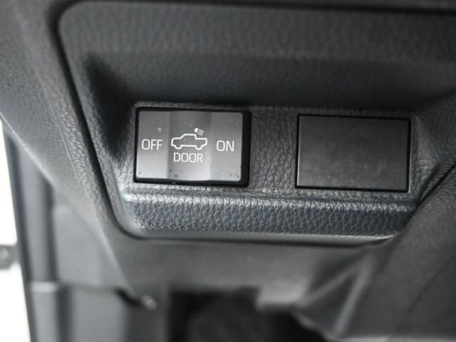 Used 2024 Toyota Tacoma TRD Off-Road AWD/4WD image 9