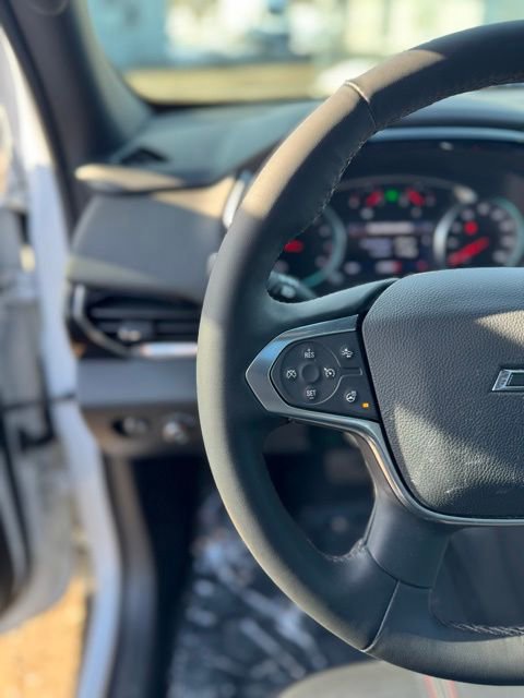 Used 2023 Chevrolet Traverse RS image 17