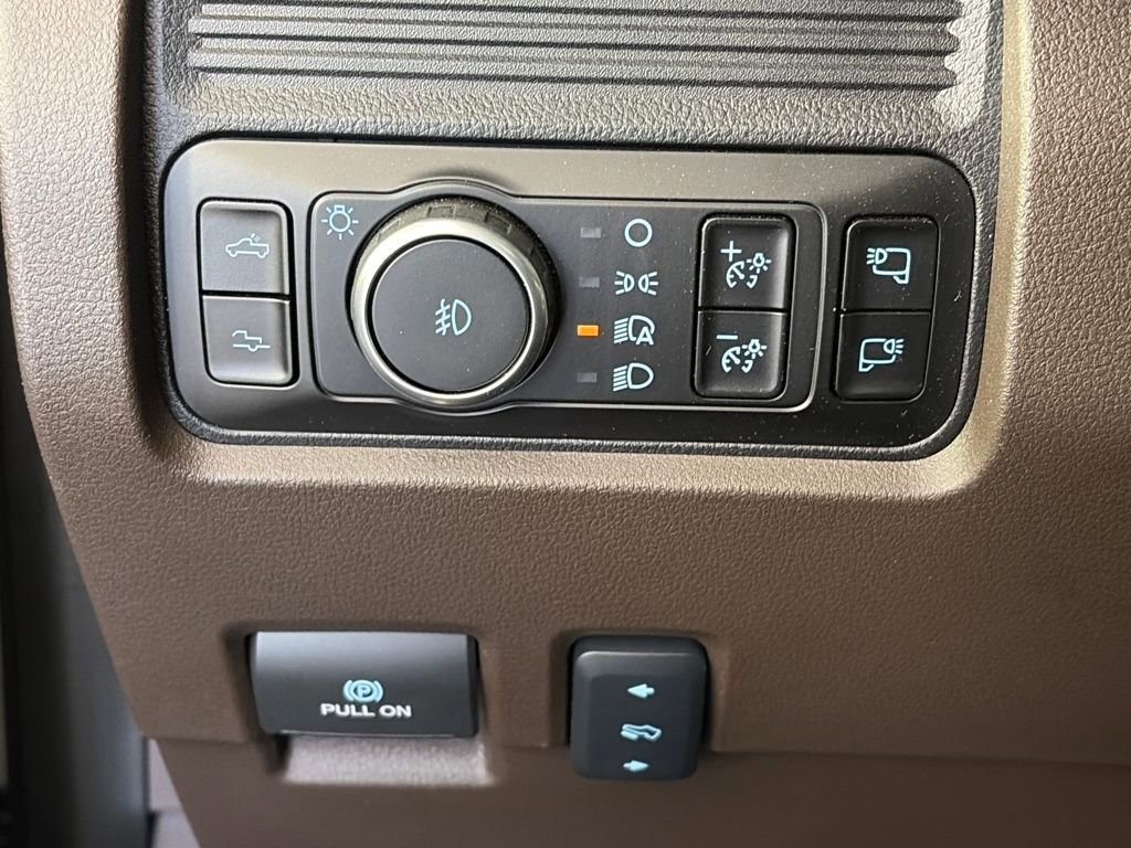 Certified 2025 Ford F350 King Ranch image 24