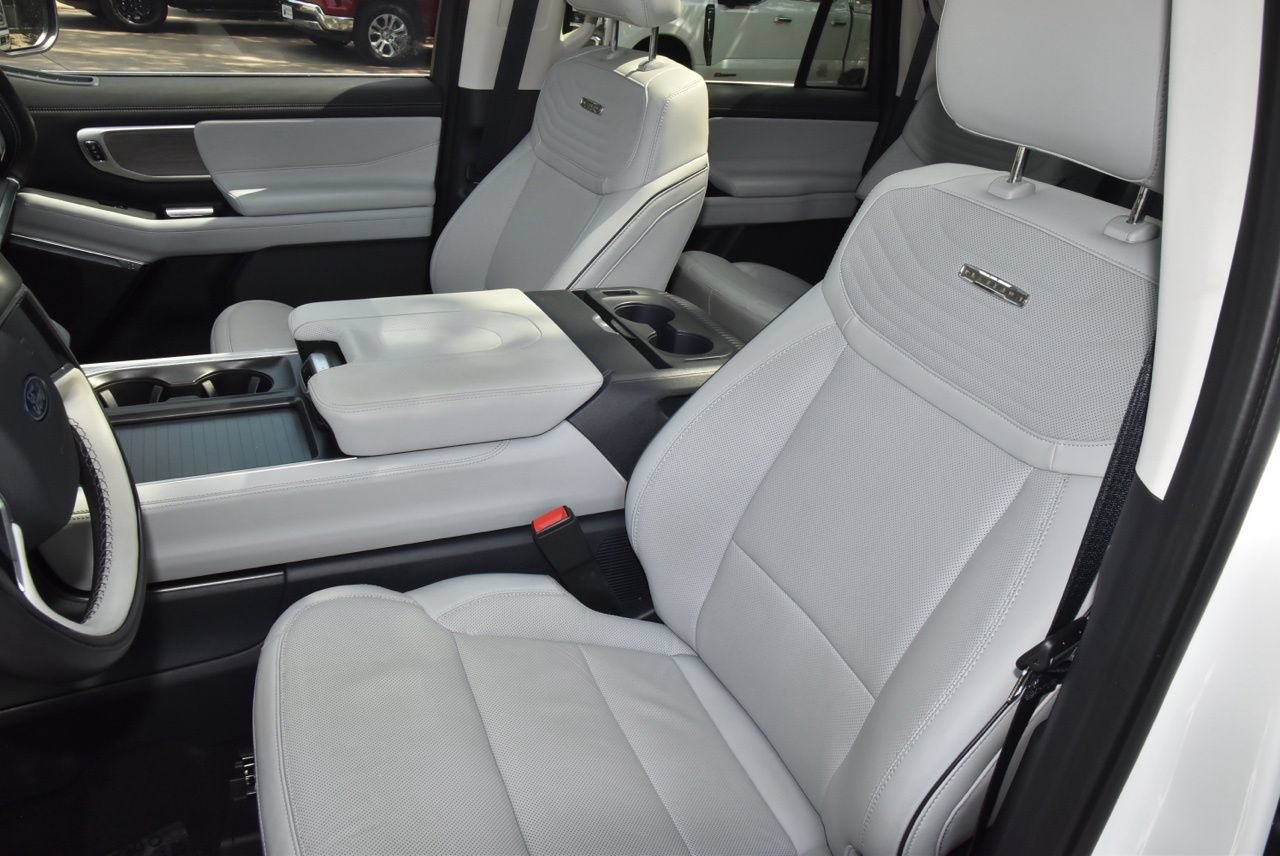 Certified 2025 Ford Expedition Max Platinum w/ Platinum Ultimate Package AWD/4WD image 34