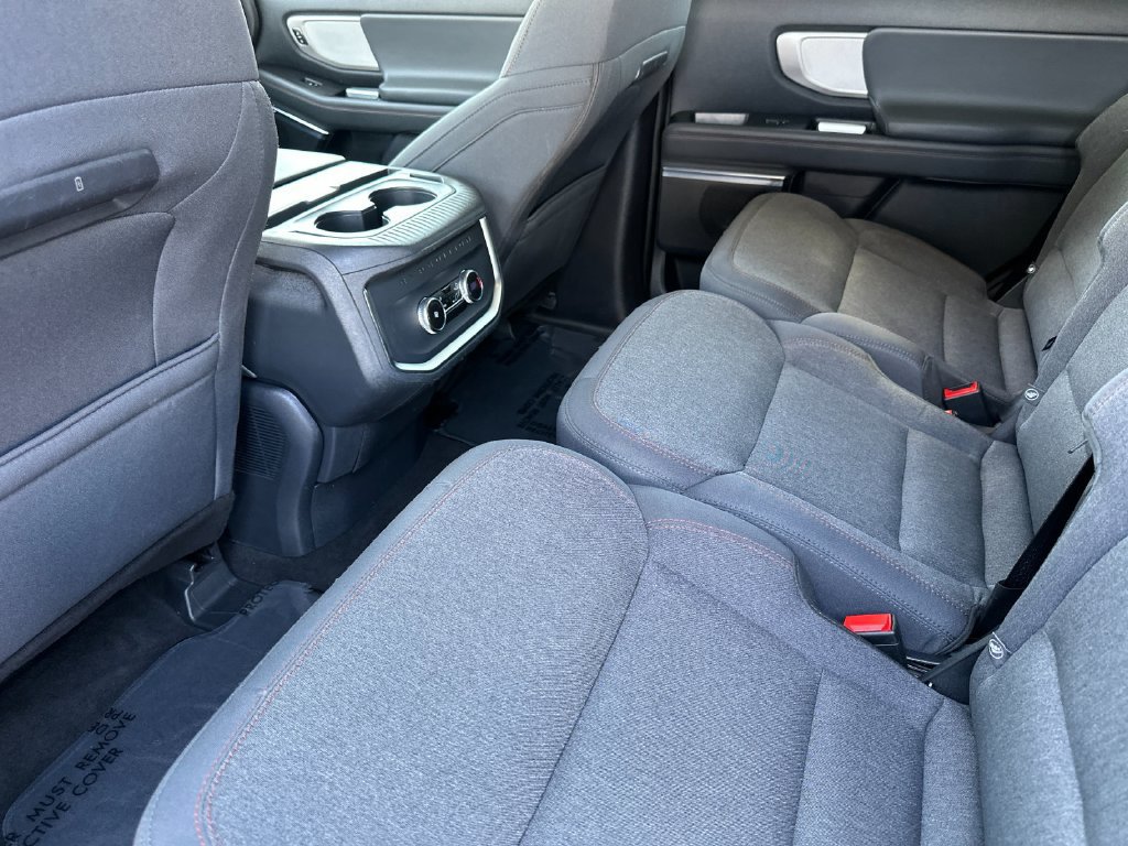 Certified 2025 Ford Expedition Active AWD/4WD image 11