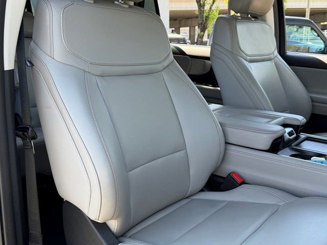 Certified 2025 Ford Expedition Max Active AWD/4WD image 32