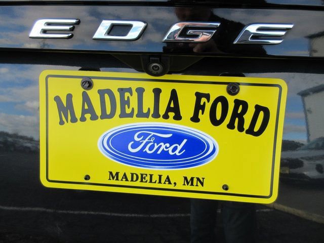 Certified 2022 Ford Edge Titanium w/ Class II Trailer Tow Package image 41