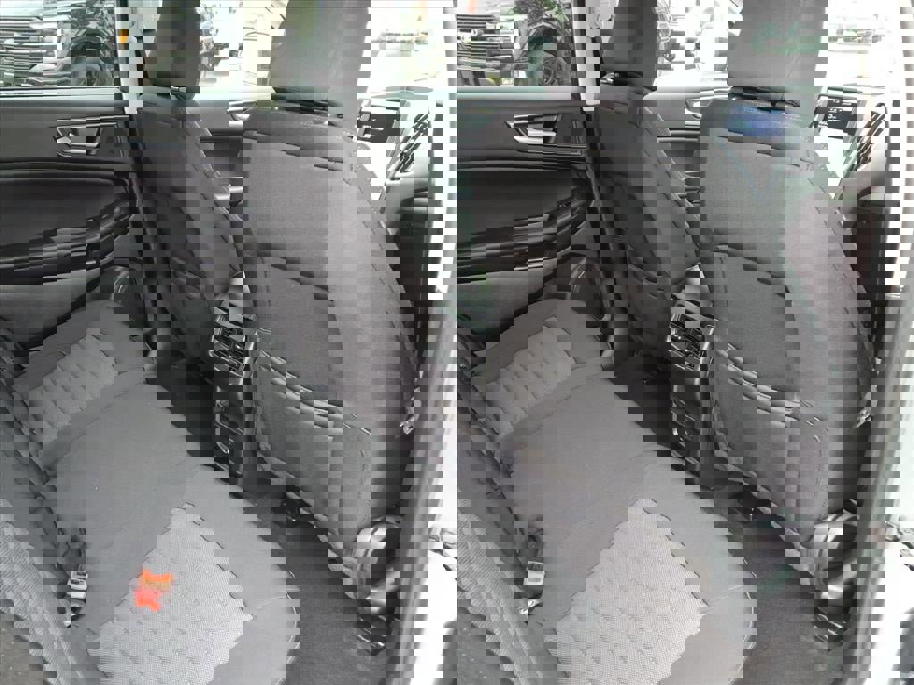 Certified 2022 Ford Edge SE w/ Black Appearance Package image 13