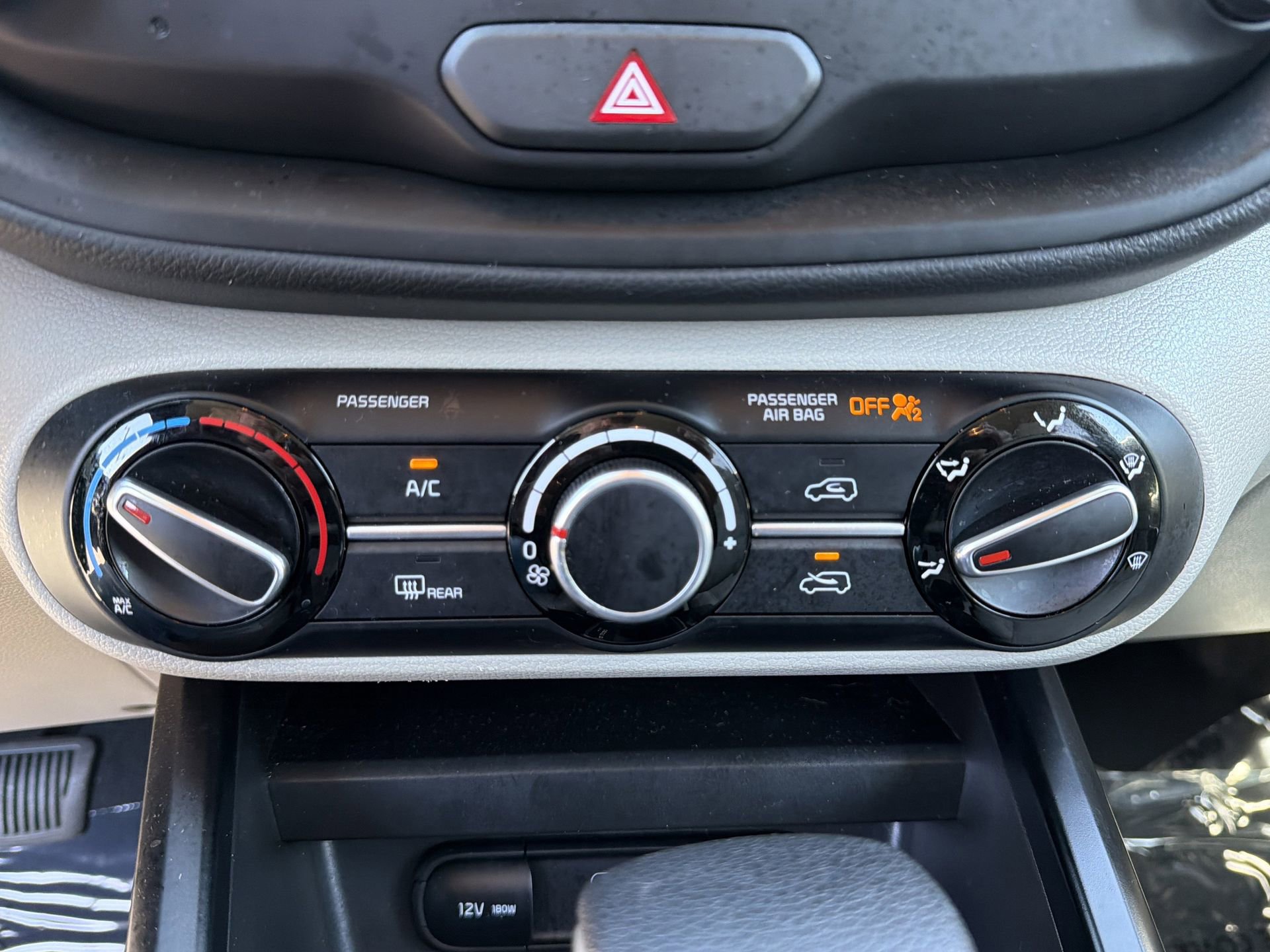 Used 2025 Kia Soul LX w/ LX Technology Package image 6