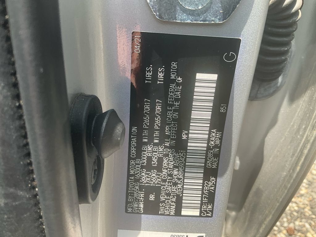 Used 2021 Toyota 4Runner SR5 AWD/4WD image 18