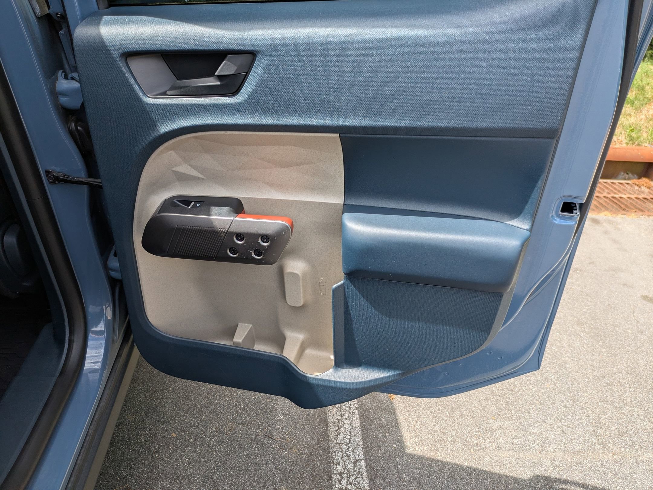 Certified 2025 Ford Maverick Lariat w/ 4K Tow Package image 34