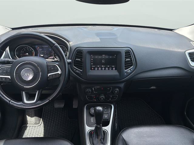 Used 2020 Jeep Compass Latitude w/ Popular Equipment Group AWD/4WD image 11