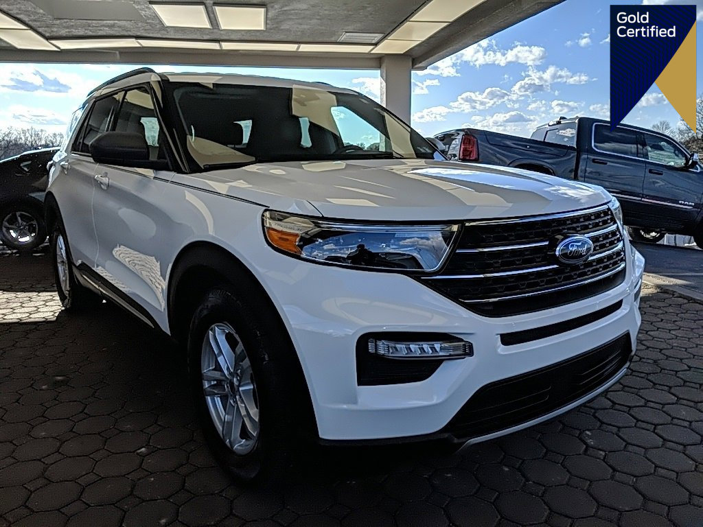 Certified 2022 Ford Explorer XLT w/ Equipment Group 202A image 1
