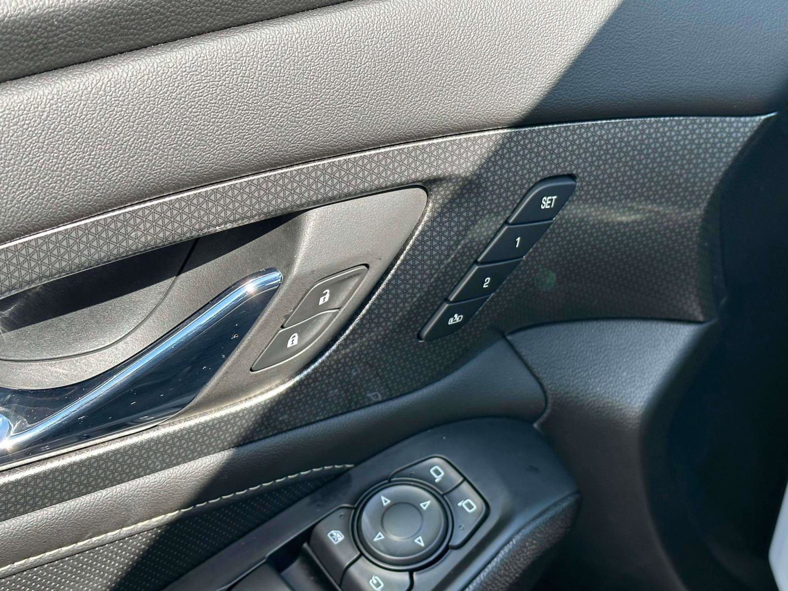 Used 2023 Chevrolet Traverse Premier w/ Redline Edition image 17