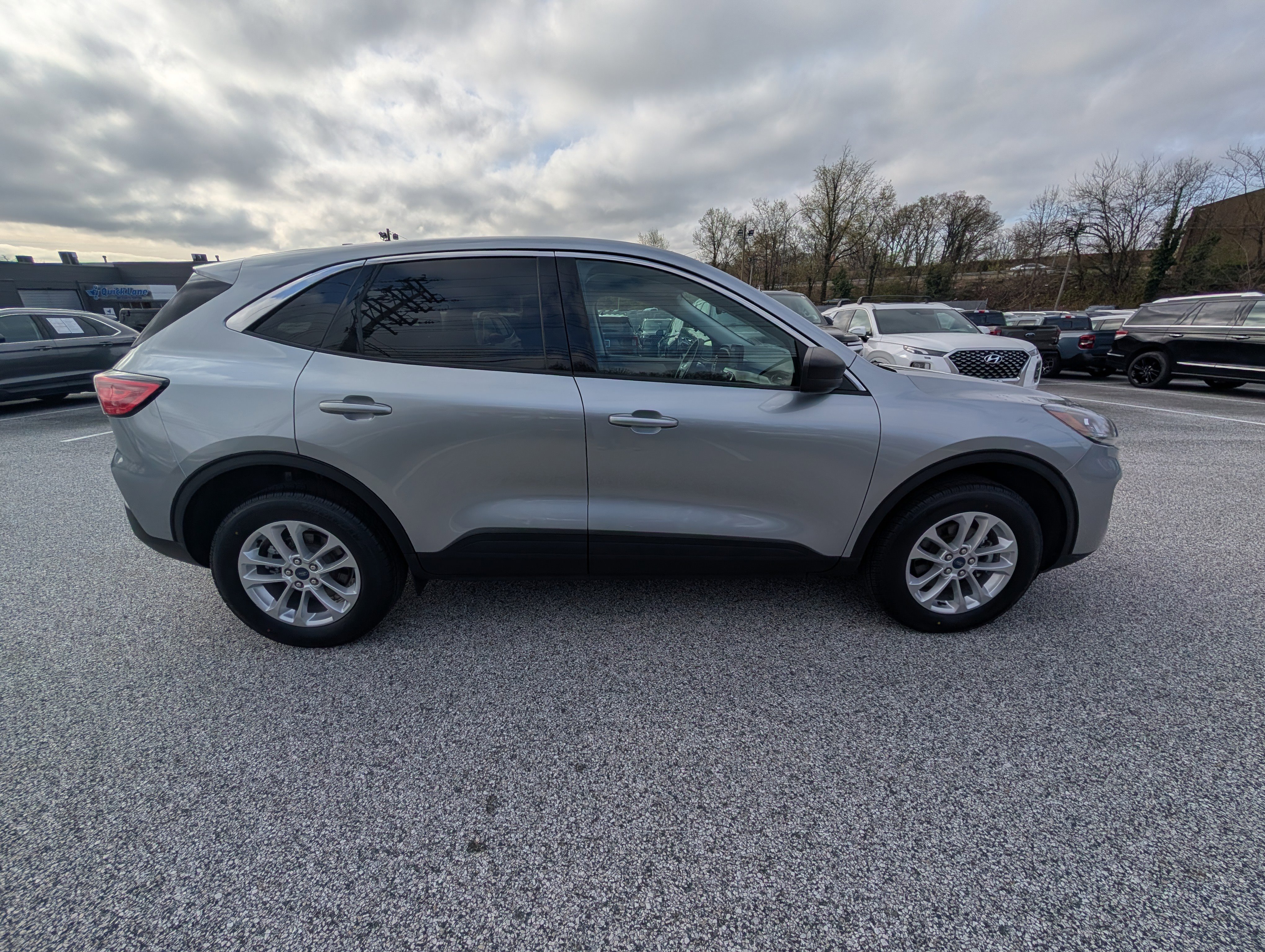 Certified 2022 Ford Escape SE w/ Cold Weather Package AWD/4WD image 8