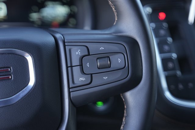 Used 2023 GMC Yukon AT4 w/ Technology Package image 24