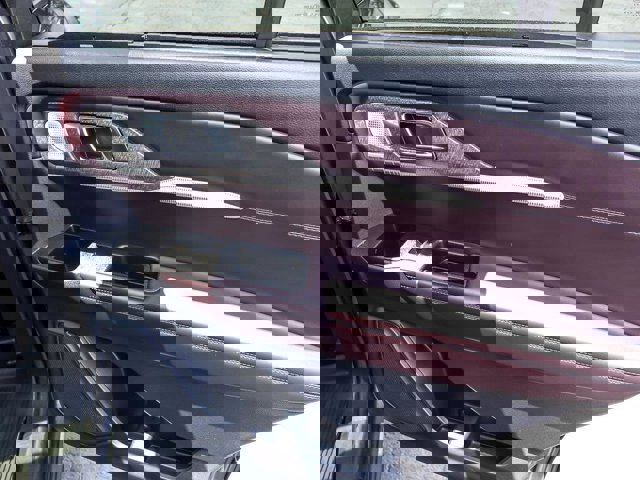 Certified 2025 Ford Explorer Platinum image 32