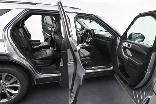 Certified 2023 Ford Explorer Limited w/ Limited Technology Package AWD/4WD image 13