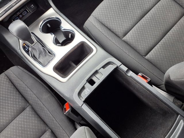 Used 2018 Jeep Grand Cherokee Laredo AWD/4WD image 12