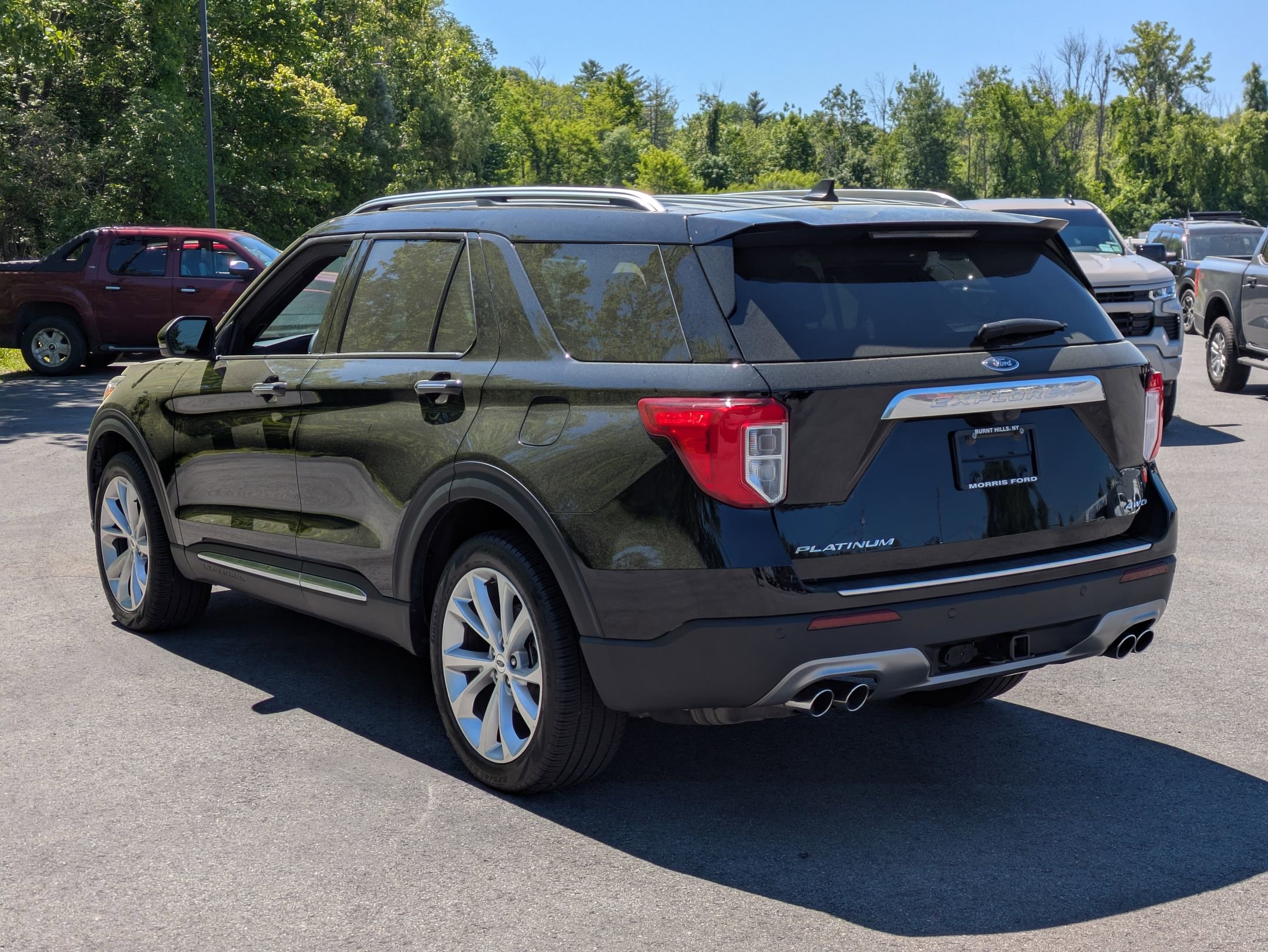 Certified 2023 Ford Explorer Platinum w/ Technology Package AWD/4WD image 4