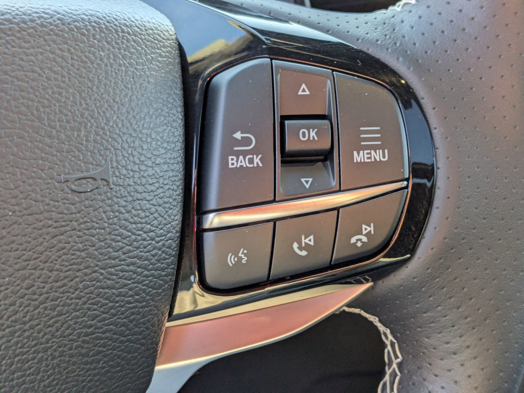 Certified 2024 Ford Explorer ST w/ Equipment Group 401A image 21