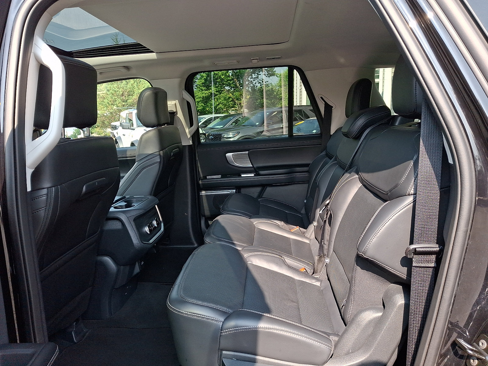 Certified 2025 Ford Expedition Max Platinum AWD/4WD image 11