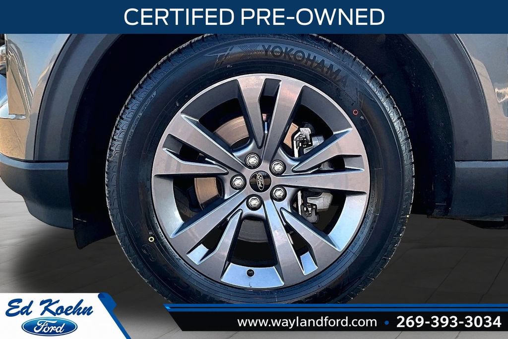 Certified 2023 Ford Explorer XLT w/ Equipment Group 202A AWD/4WD image 9