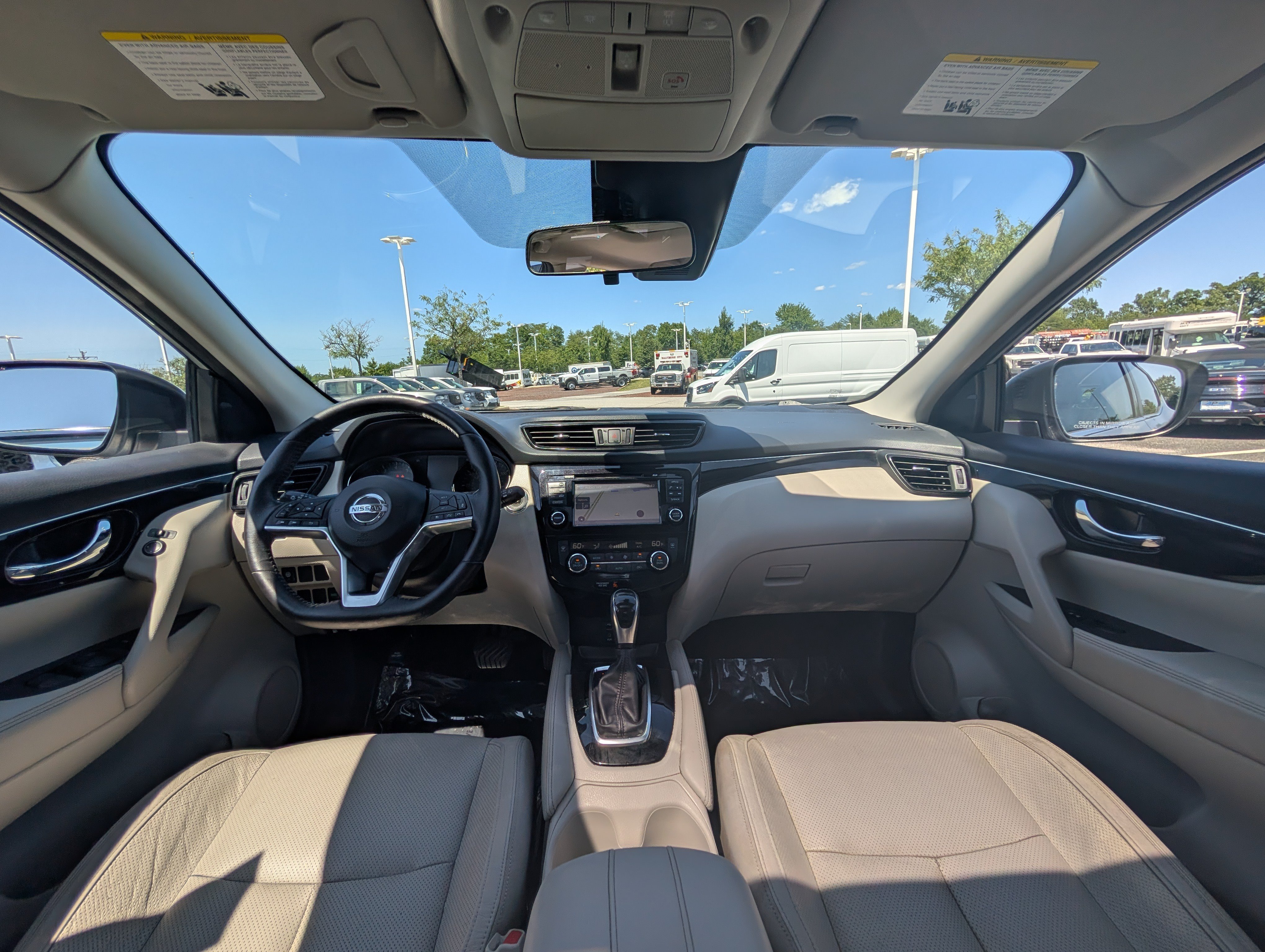 Used 2018 Nissan Rogue Sport SL w/ SL Premium Package FWD image 17